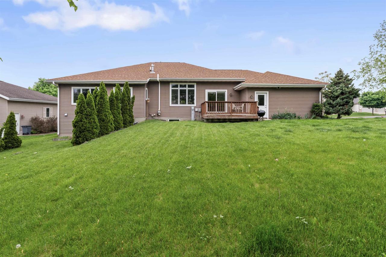 412 North Ridge Drive