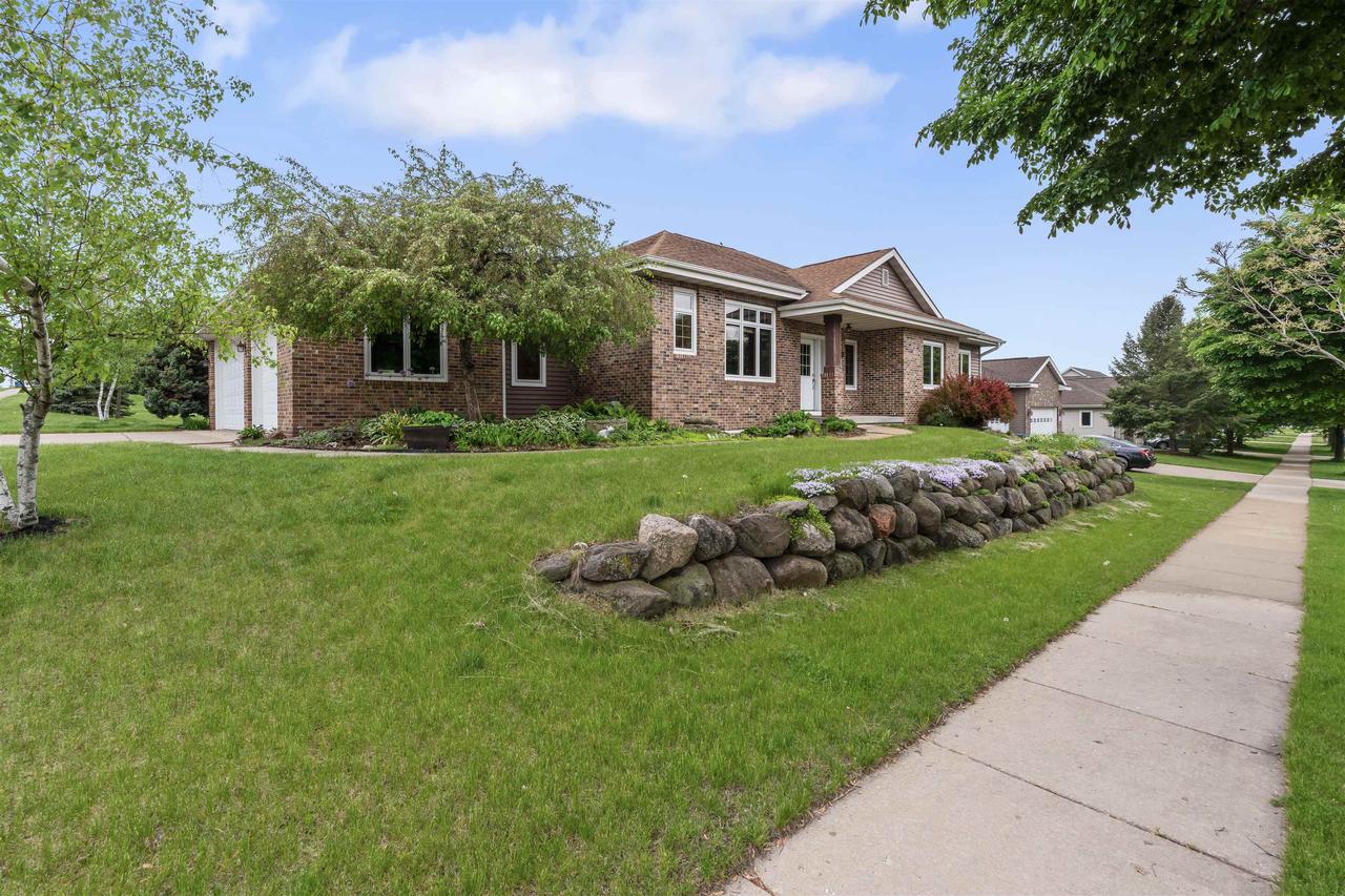 412 North Ridge Drive