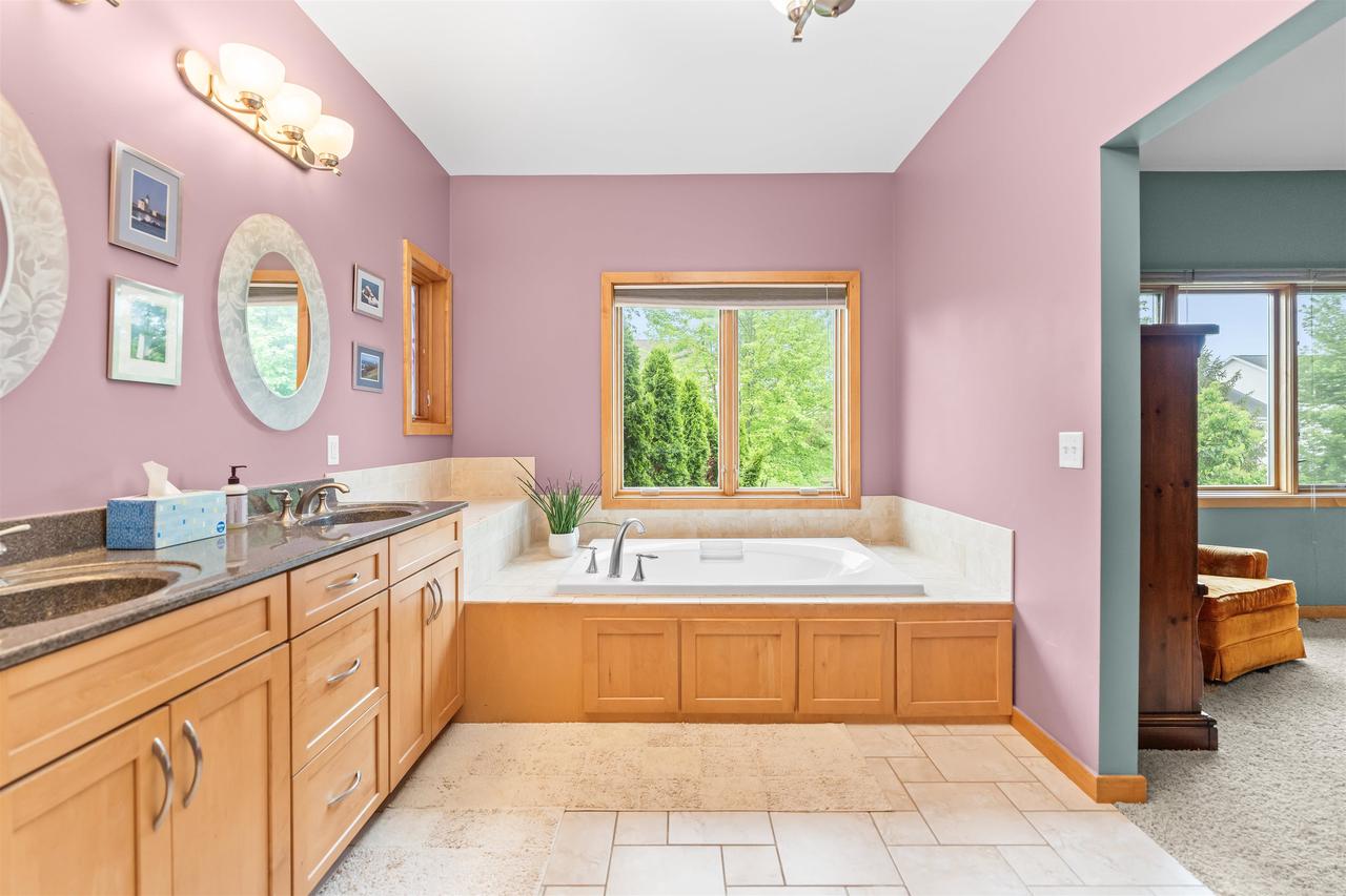 412 North Ridge Drive