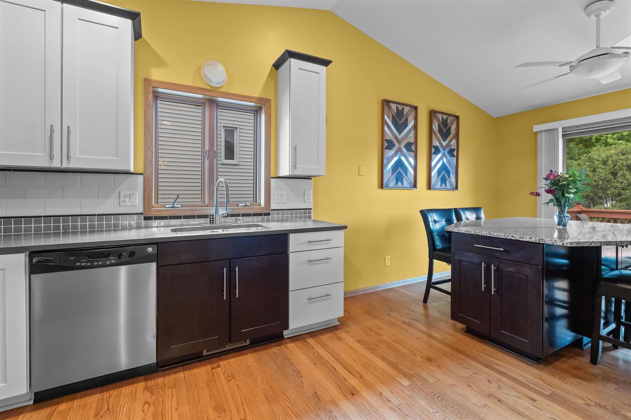 5915 Running Deer Trail