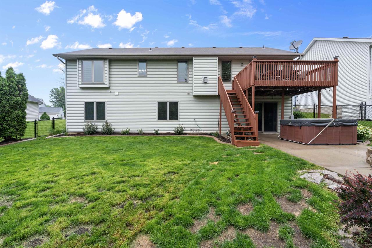 5915 Running Deer Trail