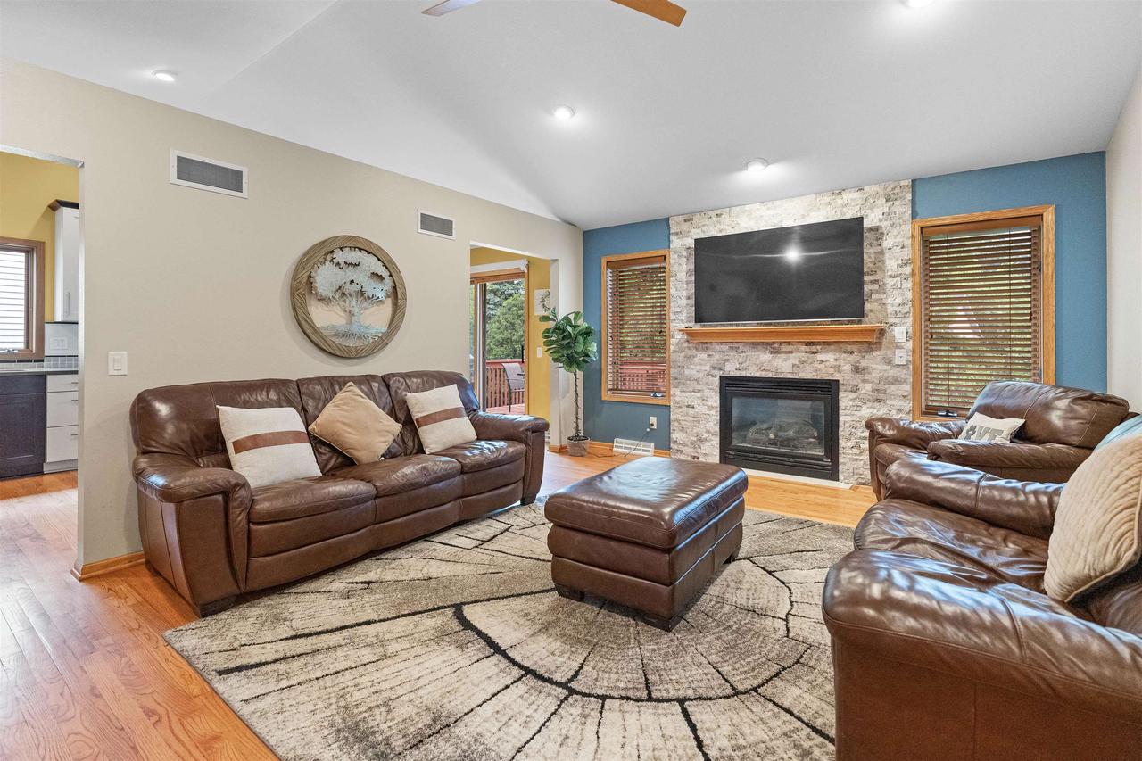 5915 Running Deer Trail