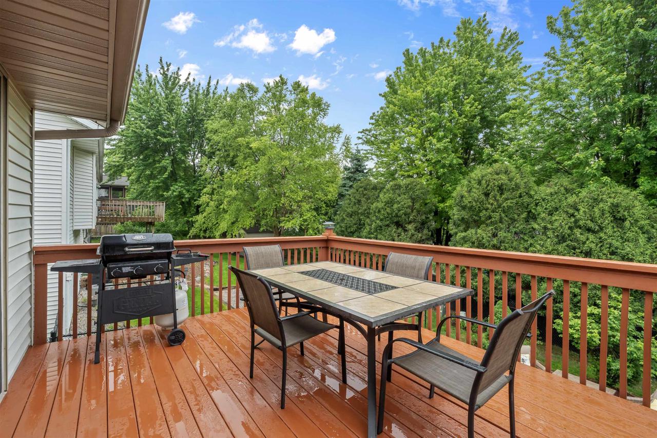 5915 Running Deer Trail