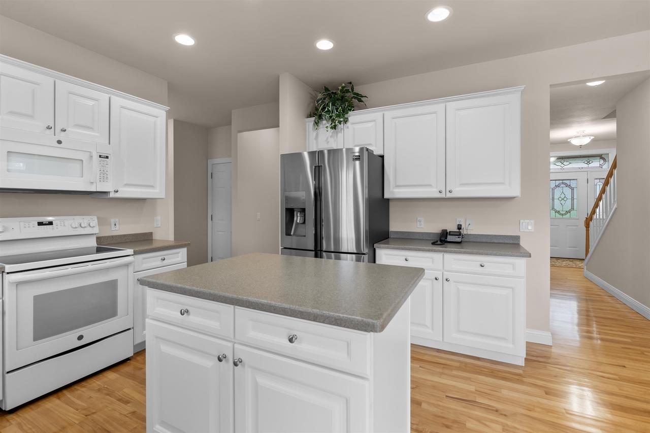 9102 Eaglewood Drive