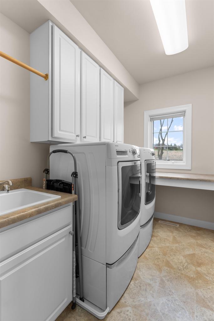 9102 Eaglewood Drive