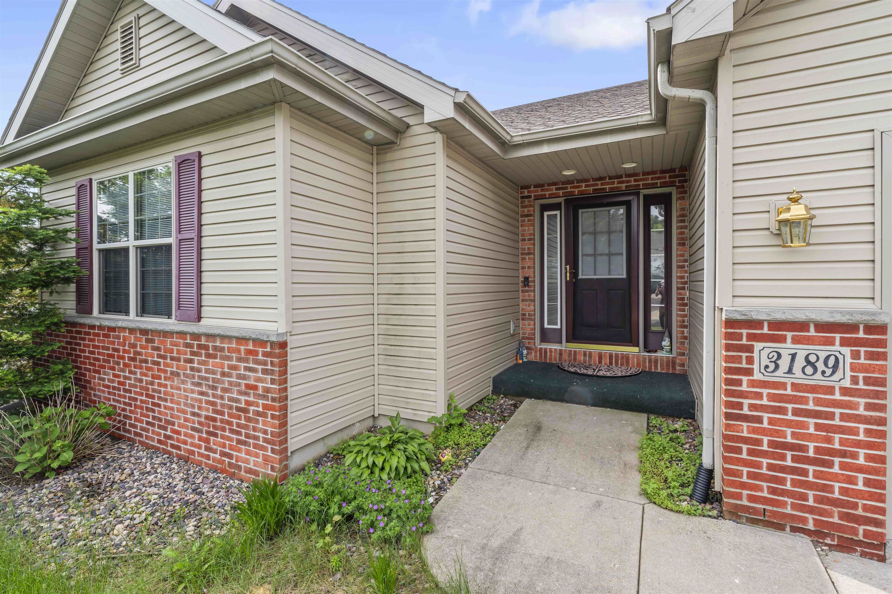 3189 Bookham Drive