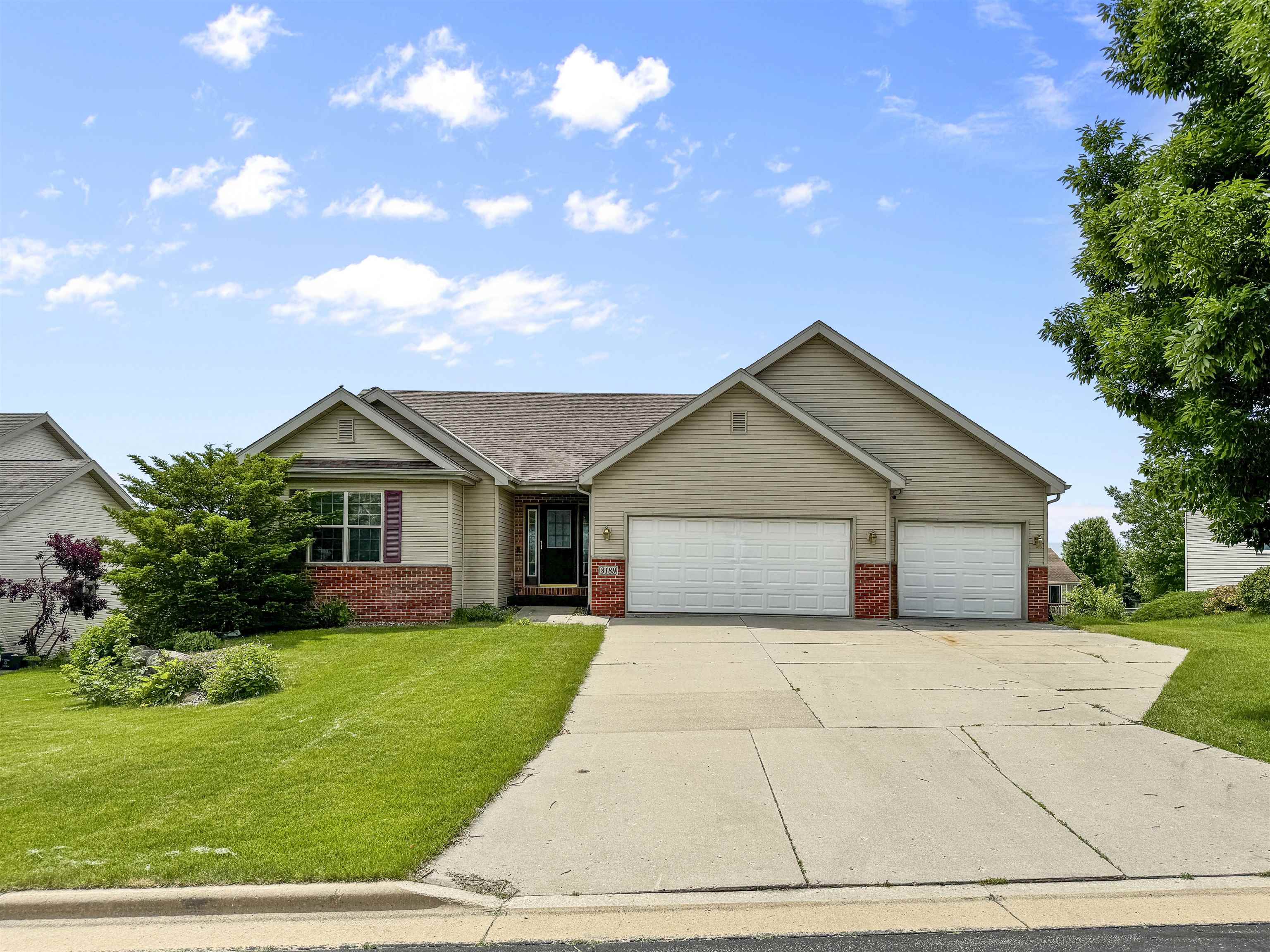 3189 Bookham Drive