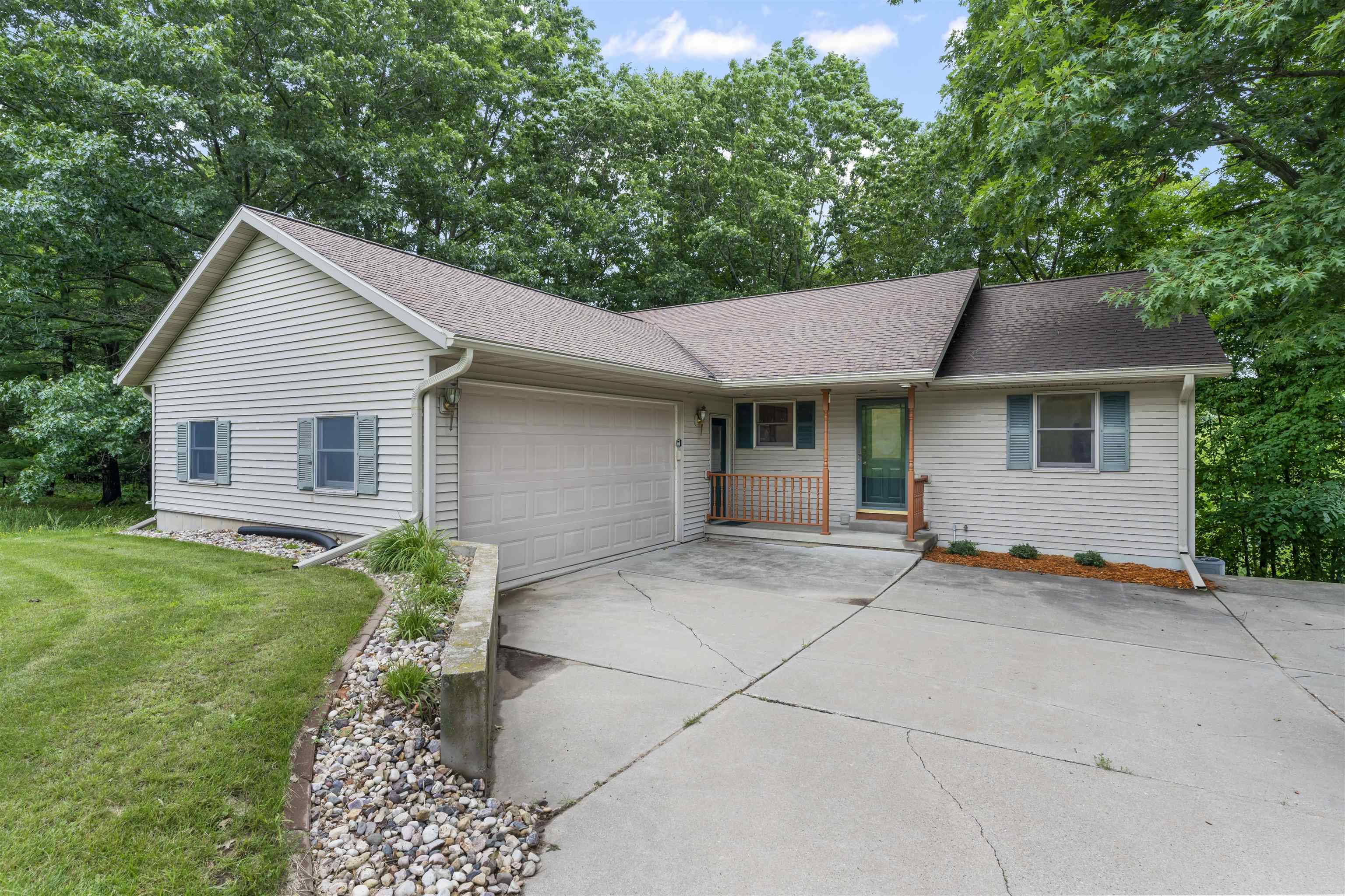 E4774 E Redstone Drive