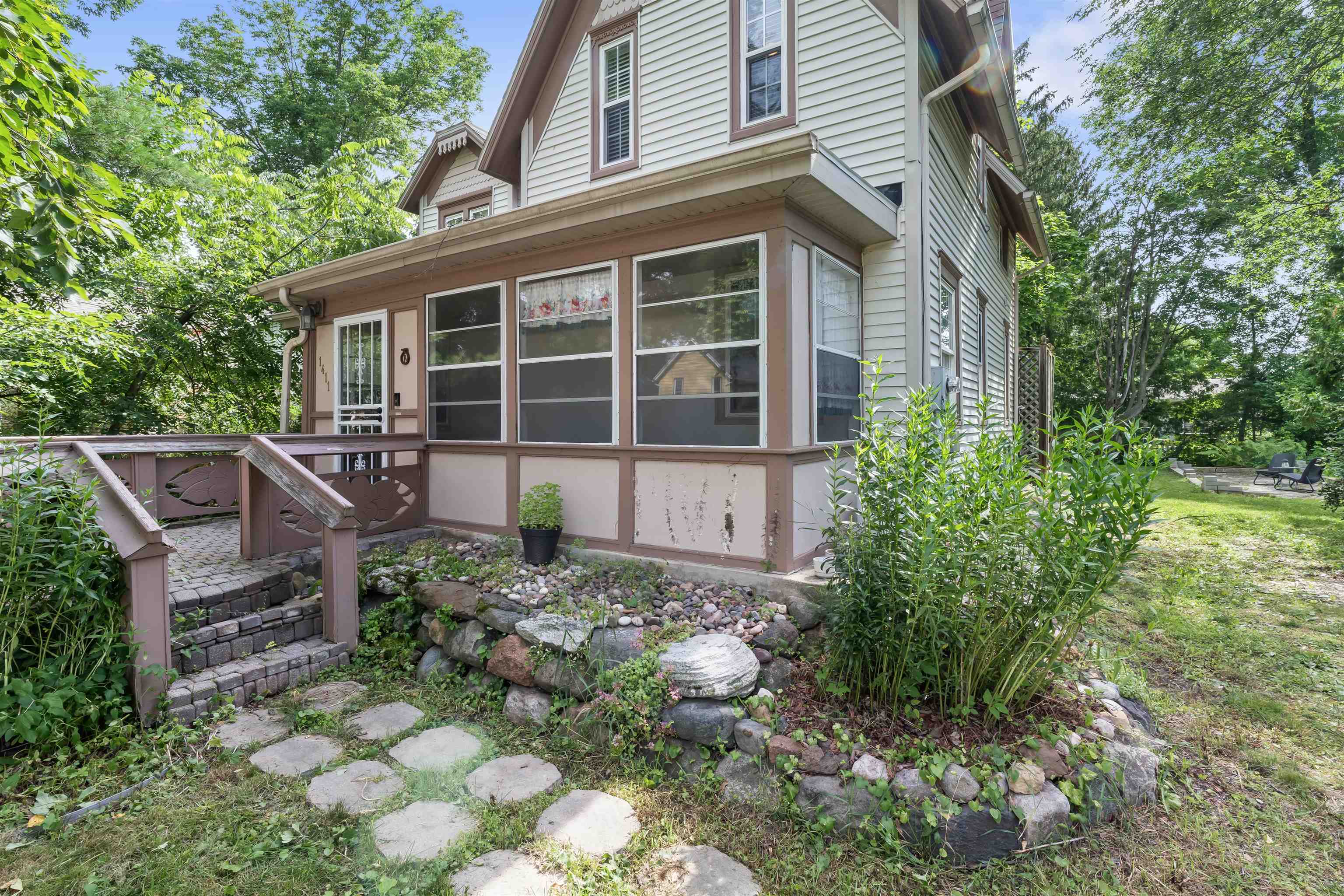 1411 East Street