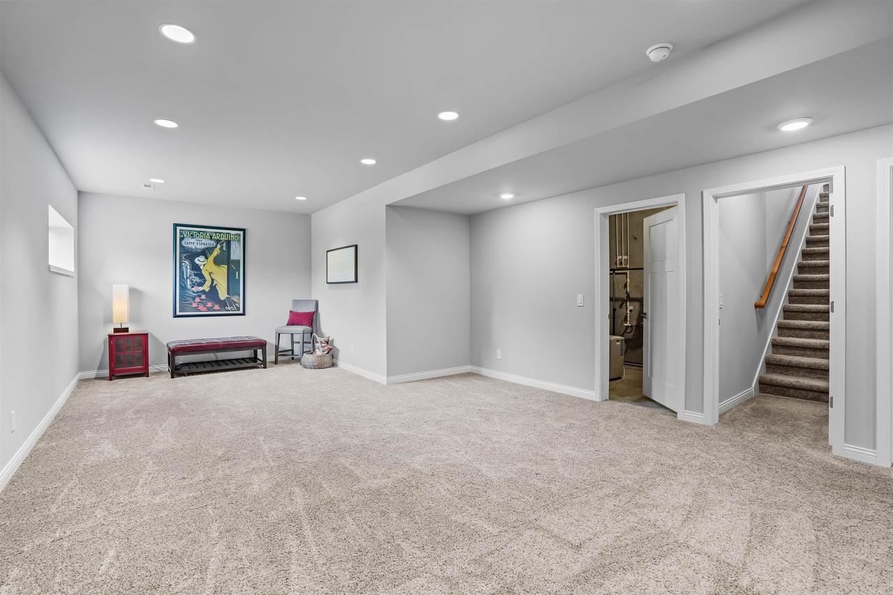 9878 Hawks Nest Drive