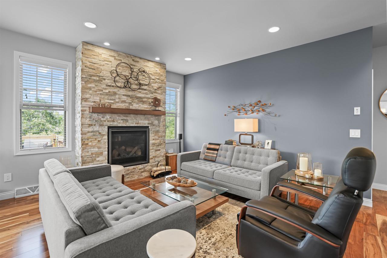 9878 Hawks Nest Drive