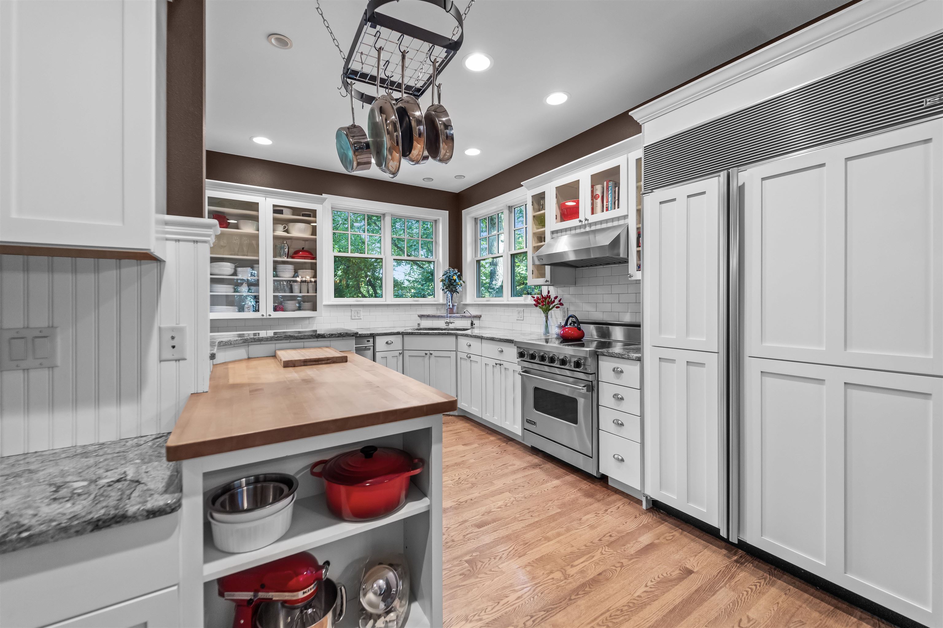 5417 Honeysuckle Lane