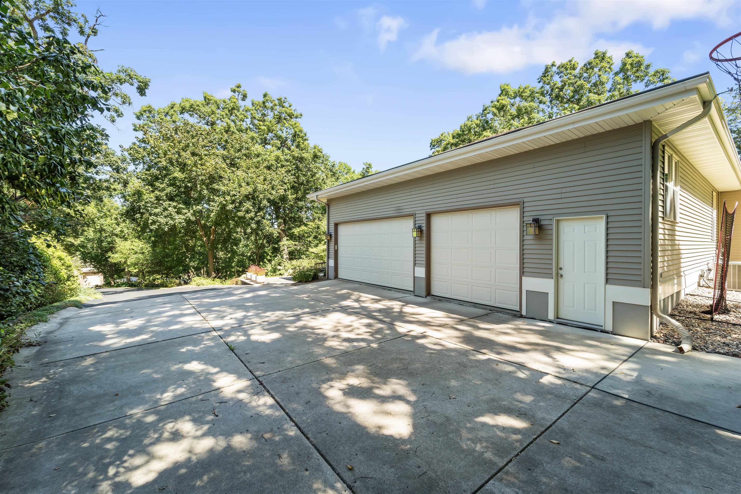 5417 Honeysuckle Lane