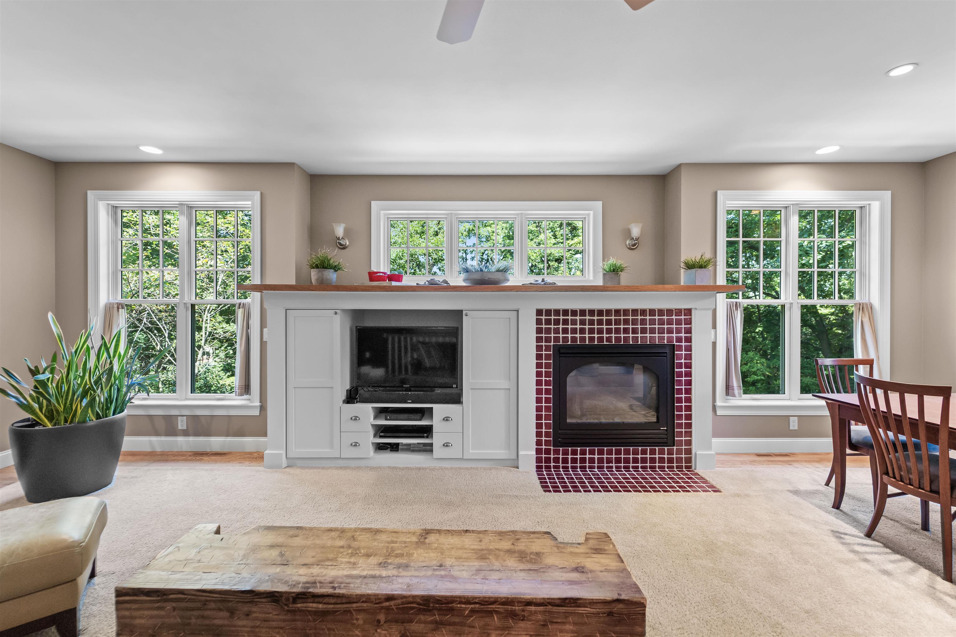 5417 Honeysuckle Lane