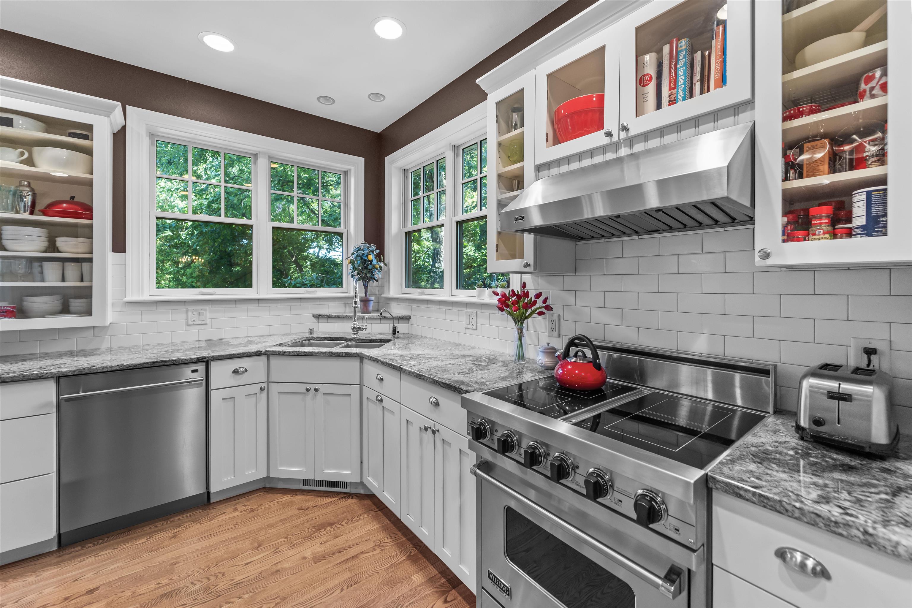 5417 Honeysuckle Lane