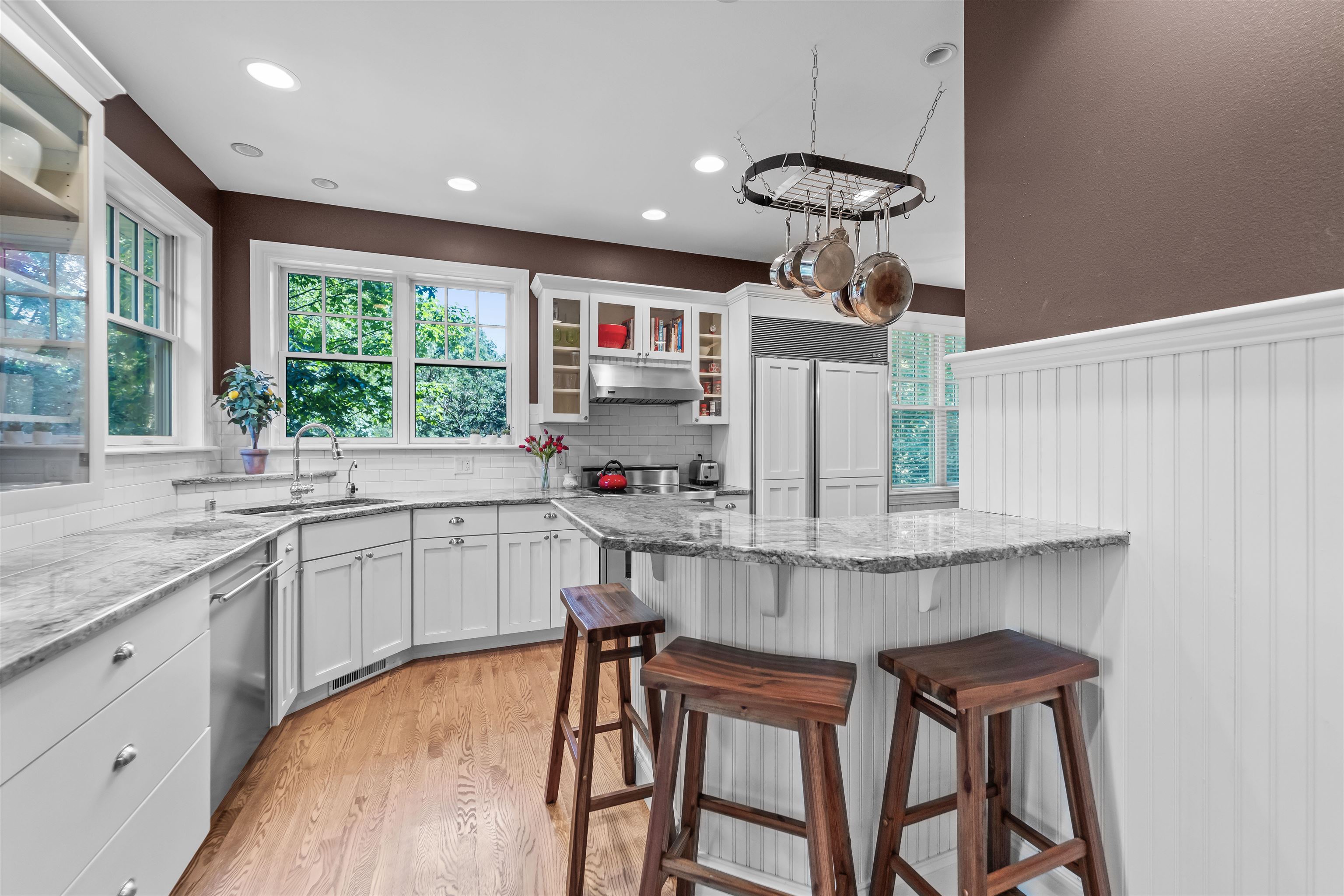 5417 Honeysuckle Lane