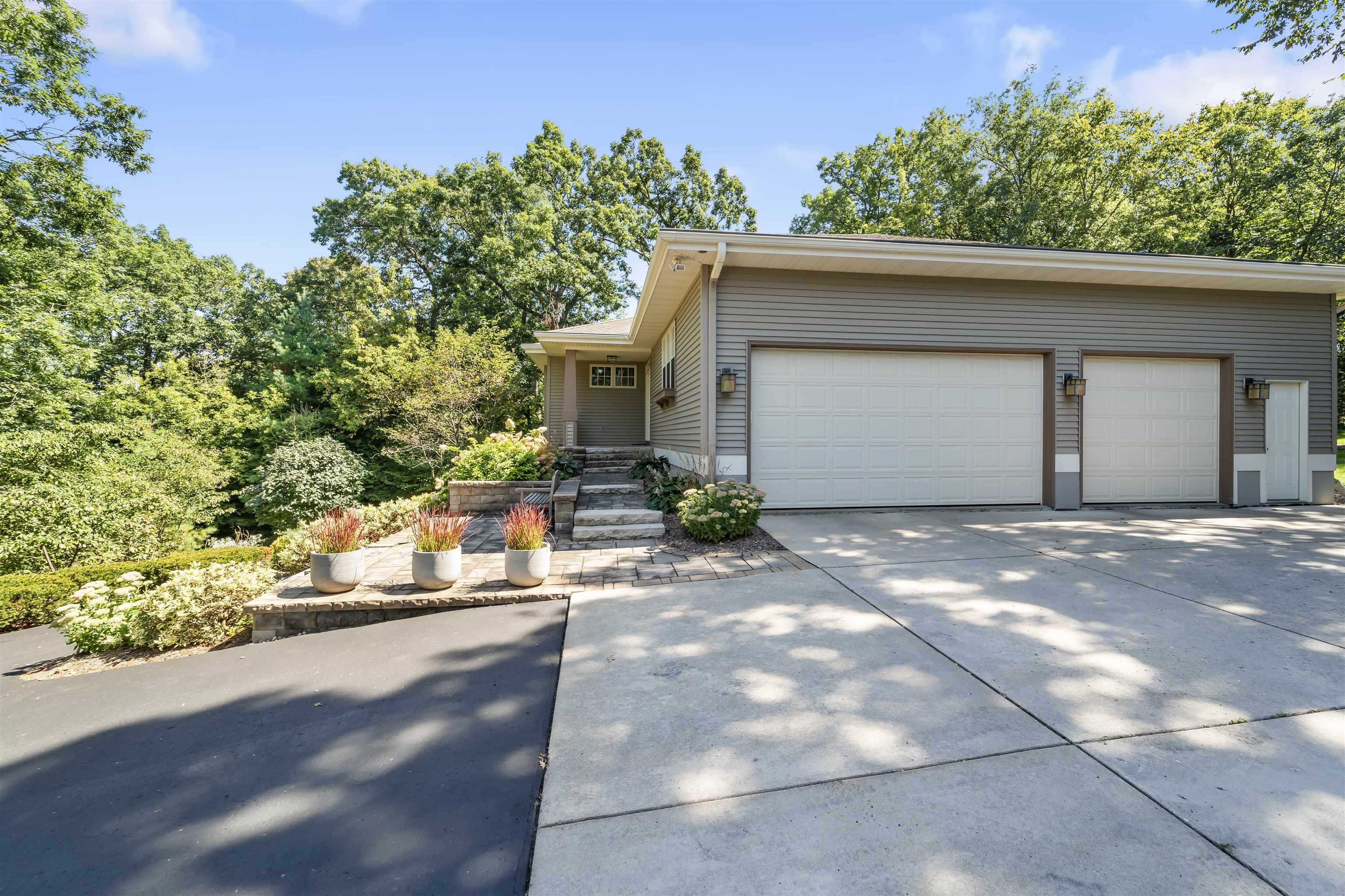 5417 Honeysuckle Lane