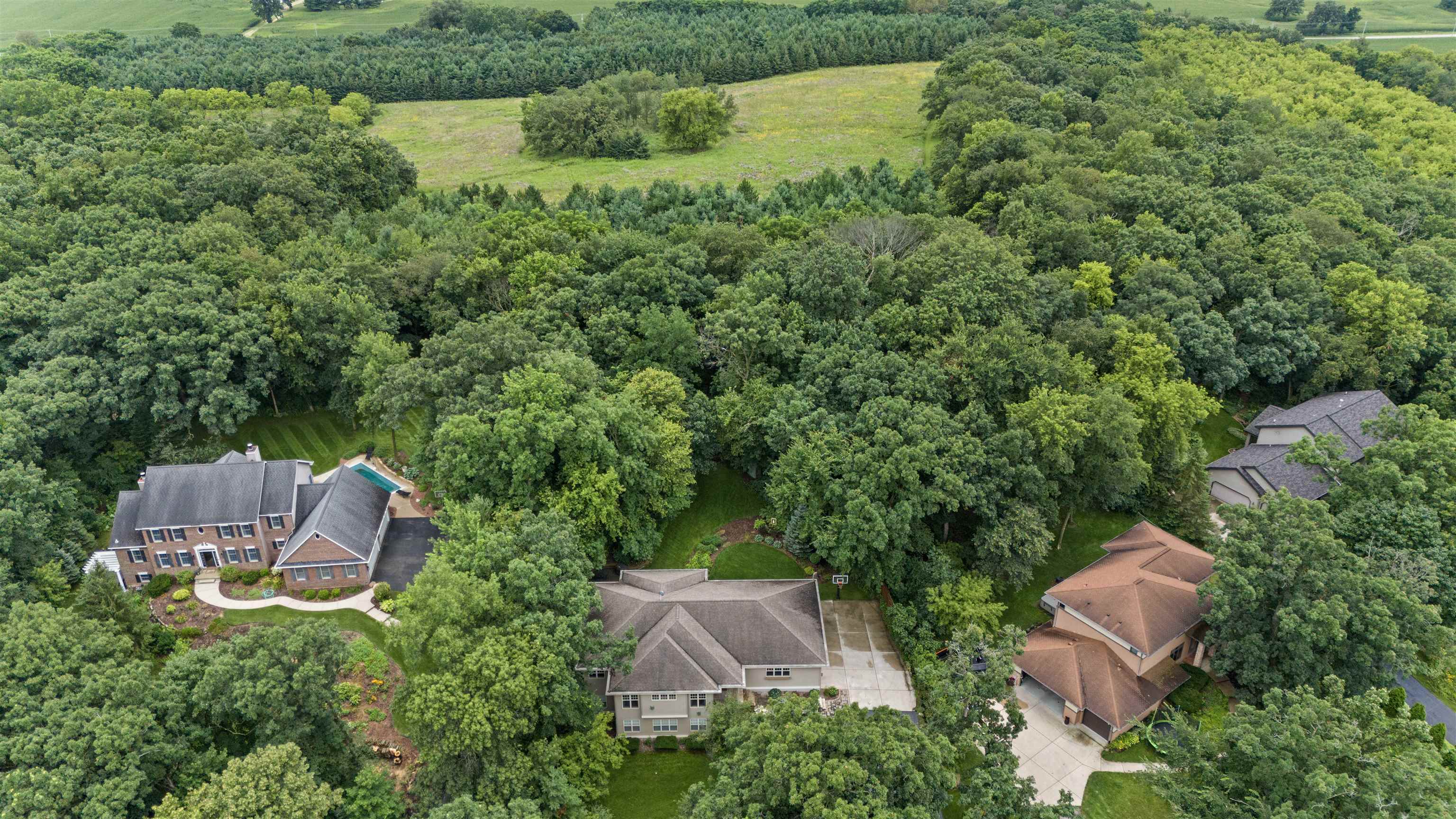 5417 Honeysuckle Lane