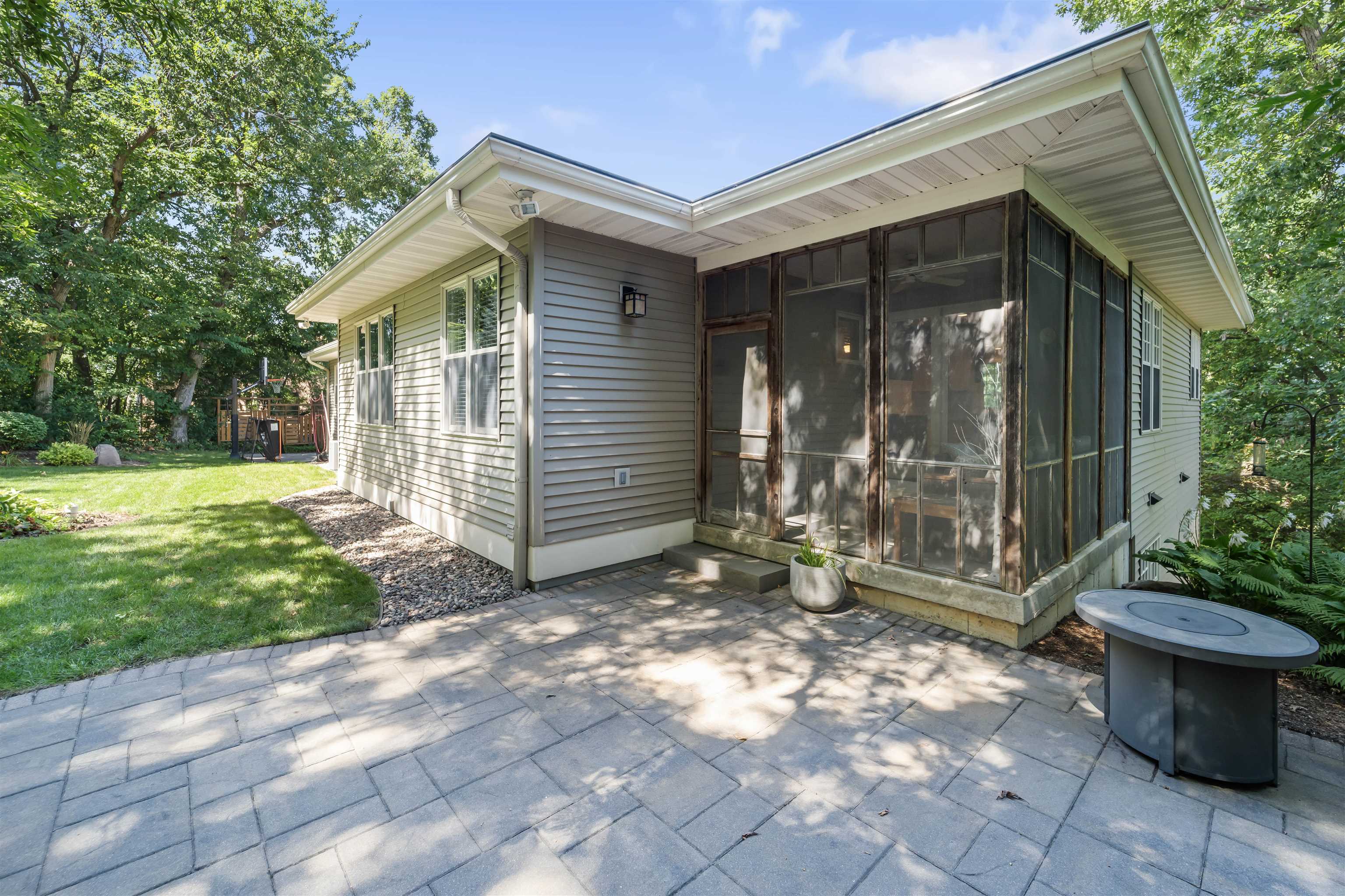 5417 Honeysuckle Lane