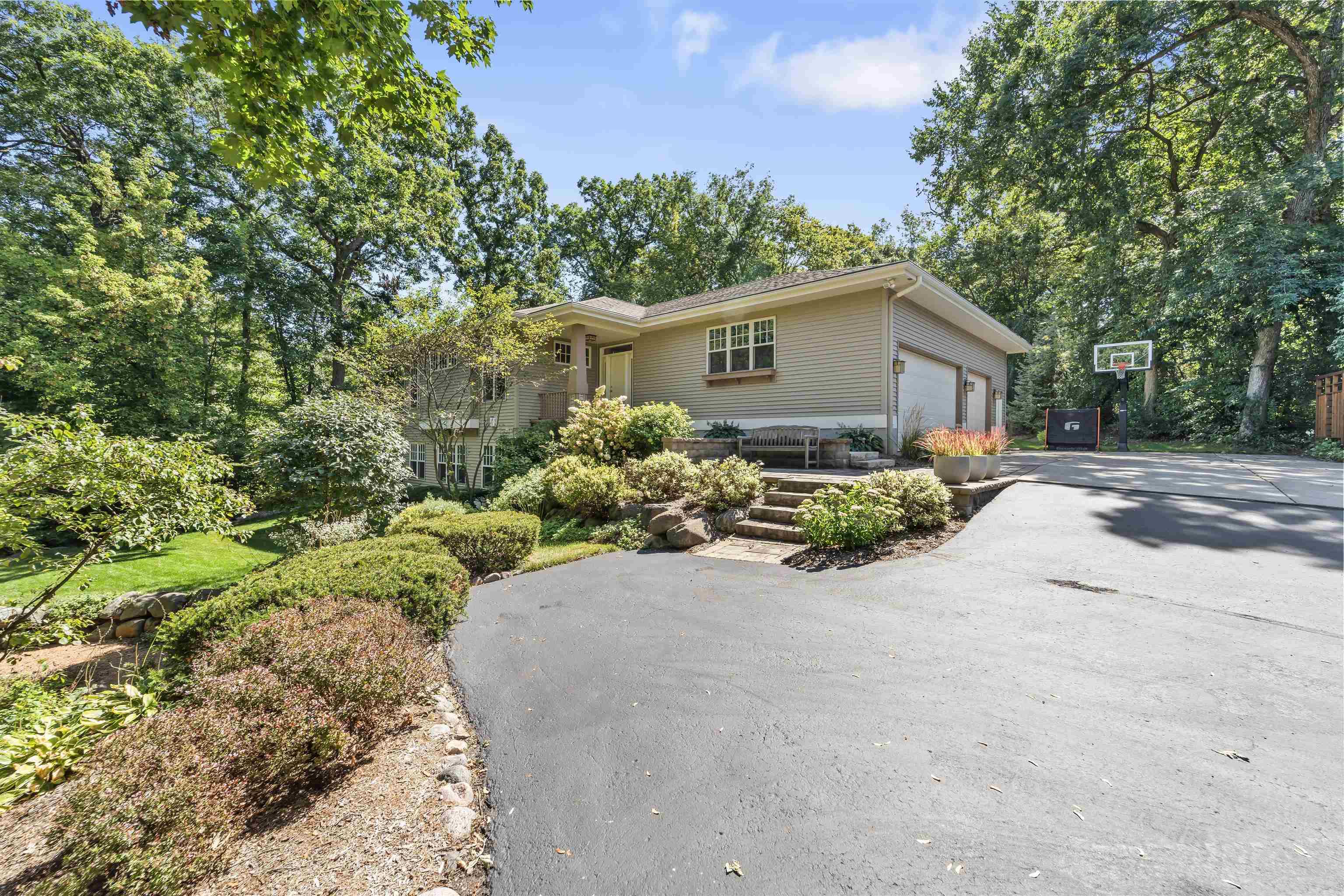 5417 Honeysuckle Lane