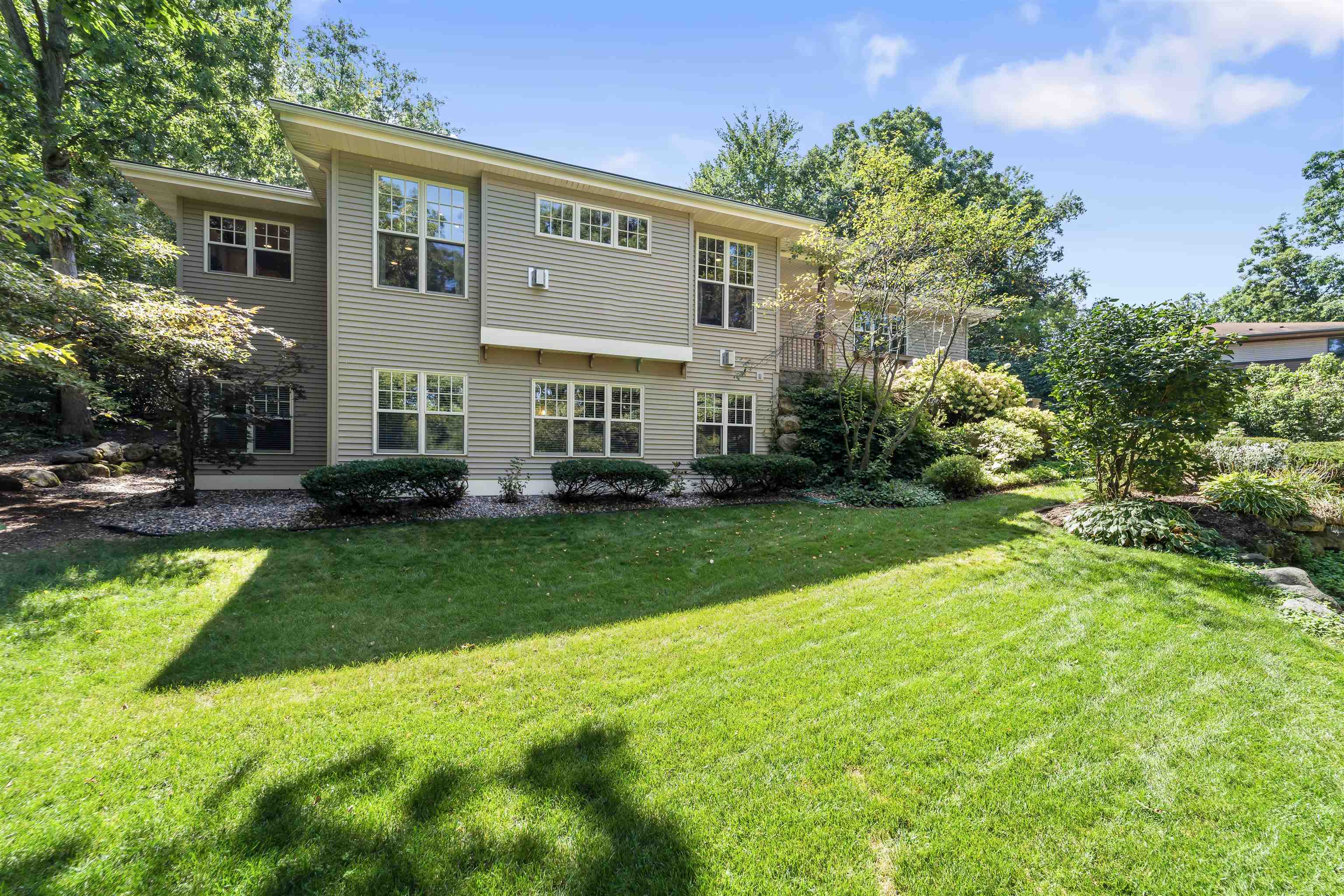 5417 Honeysuckle Lane