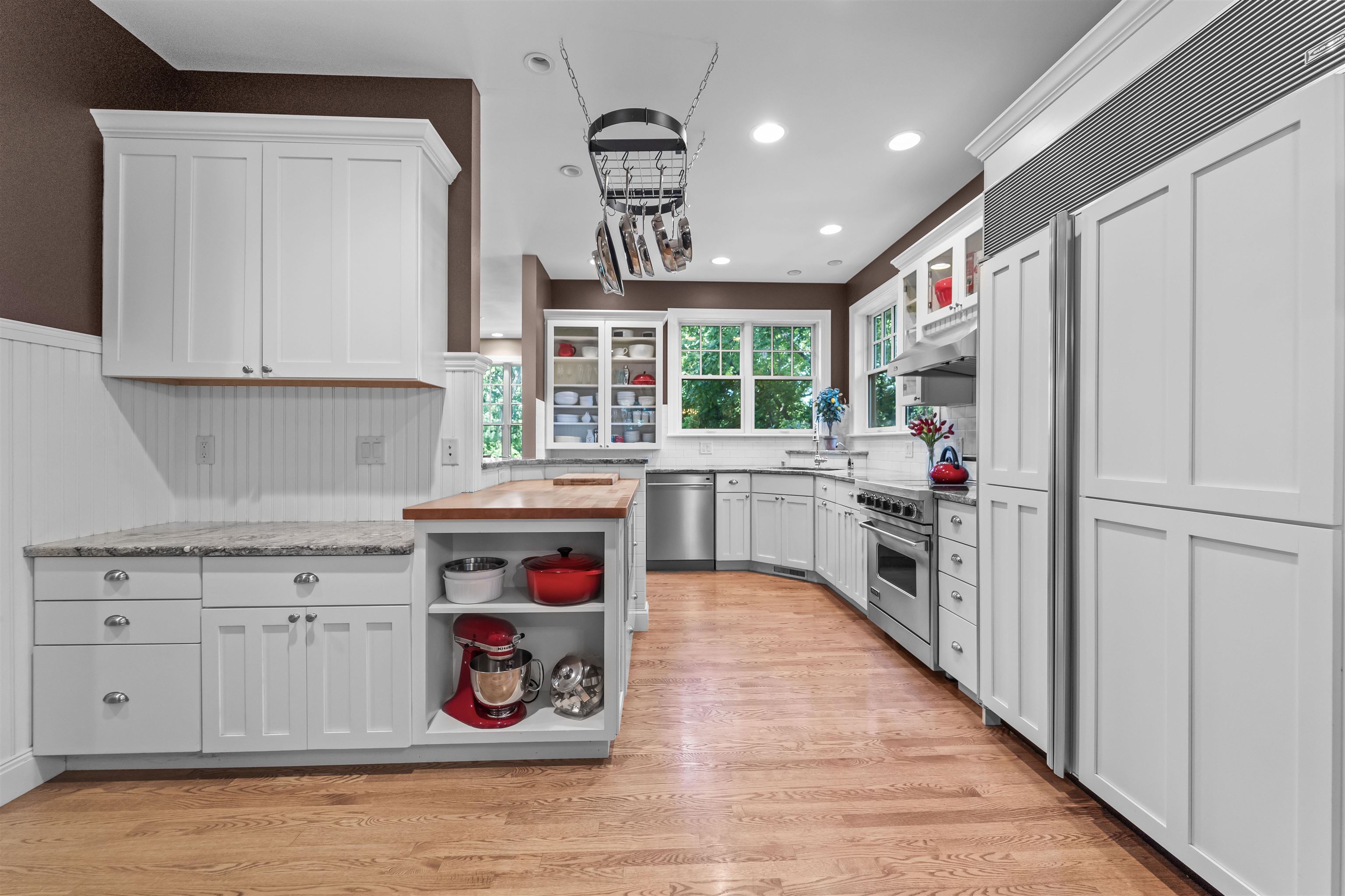 5417 Honeysuckle Lane