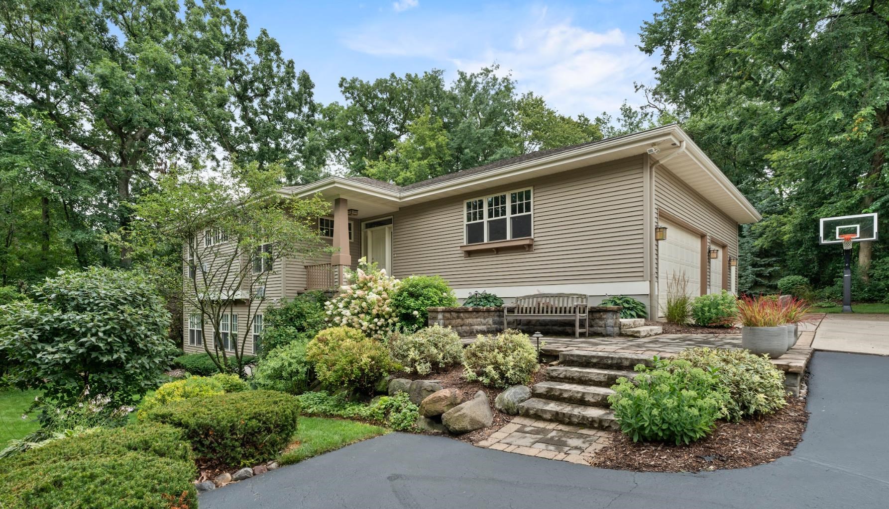 5417 Honeysuckle Lane