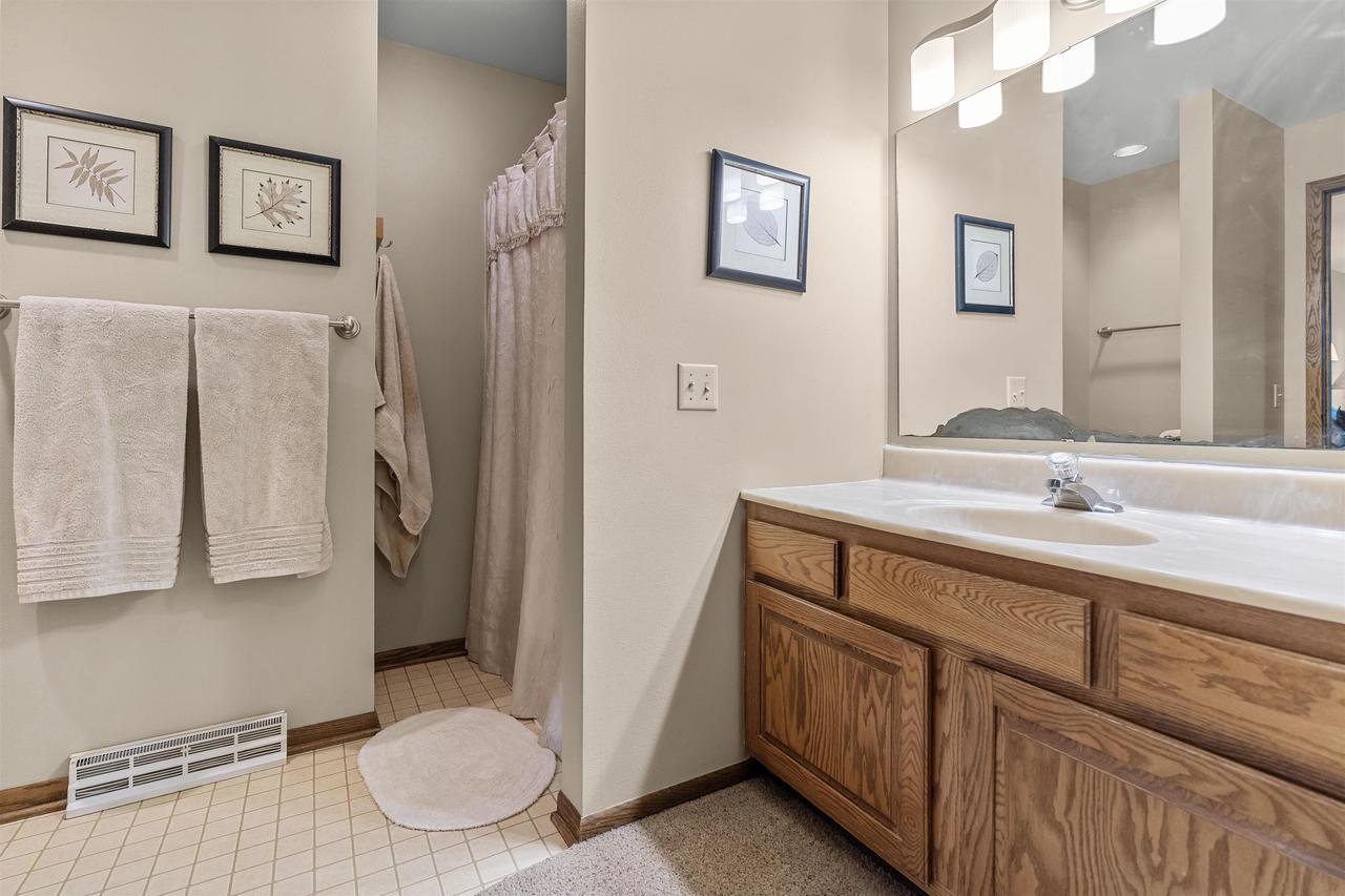 7854 West Oakbrook Circle