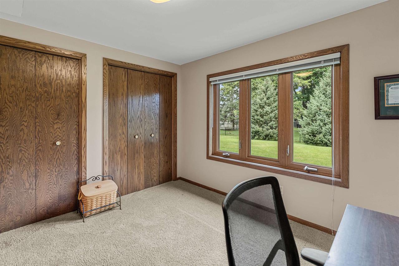 7854 West Oakbrook Circle