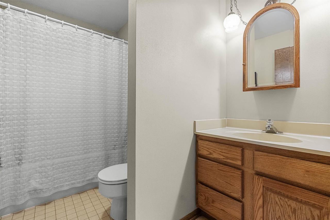 7854 West Oakbrook Circle