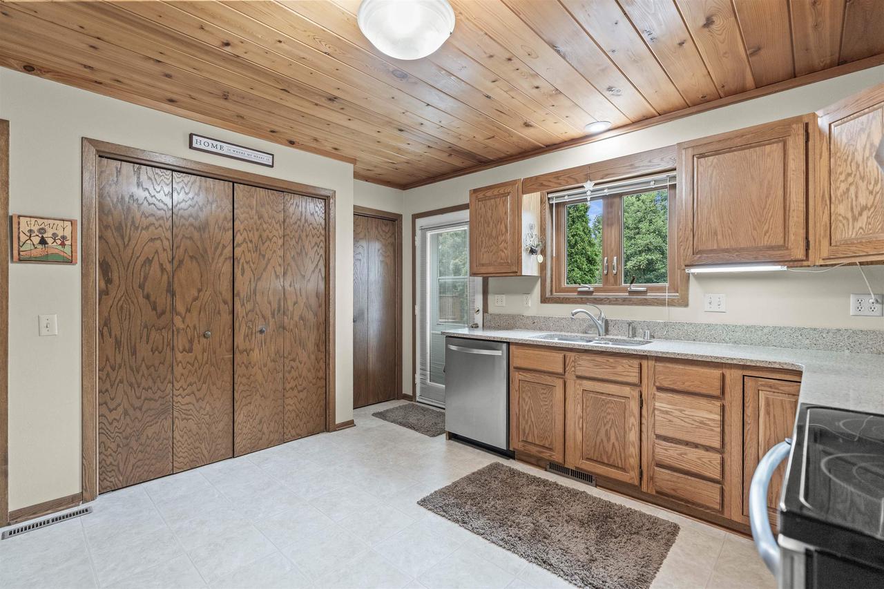 7854 West Oakbrook Circle