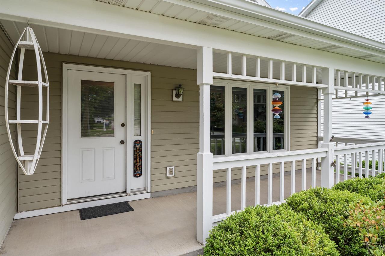 7854 West Oakbrook Circle