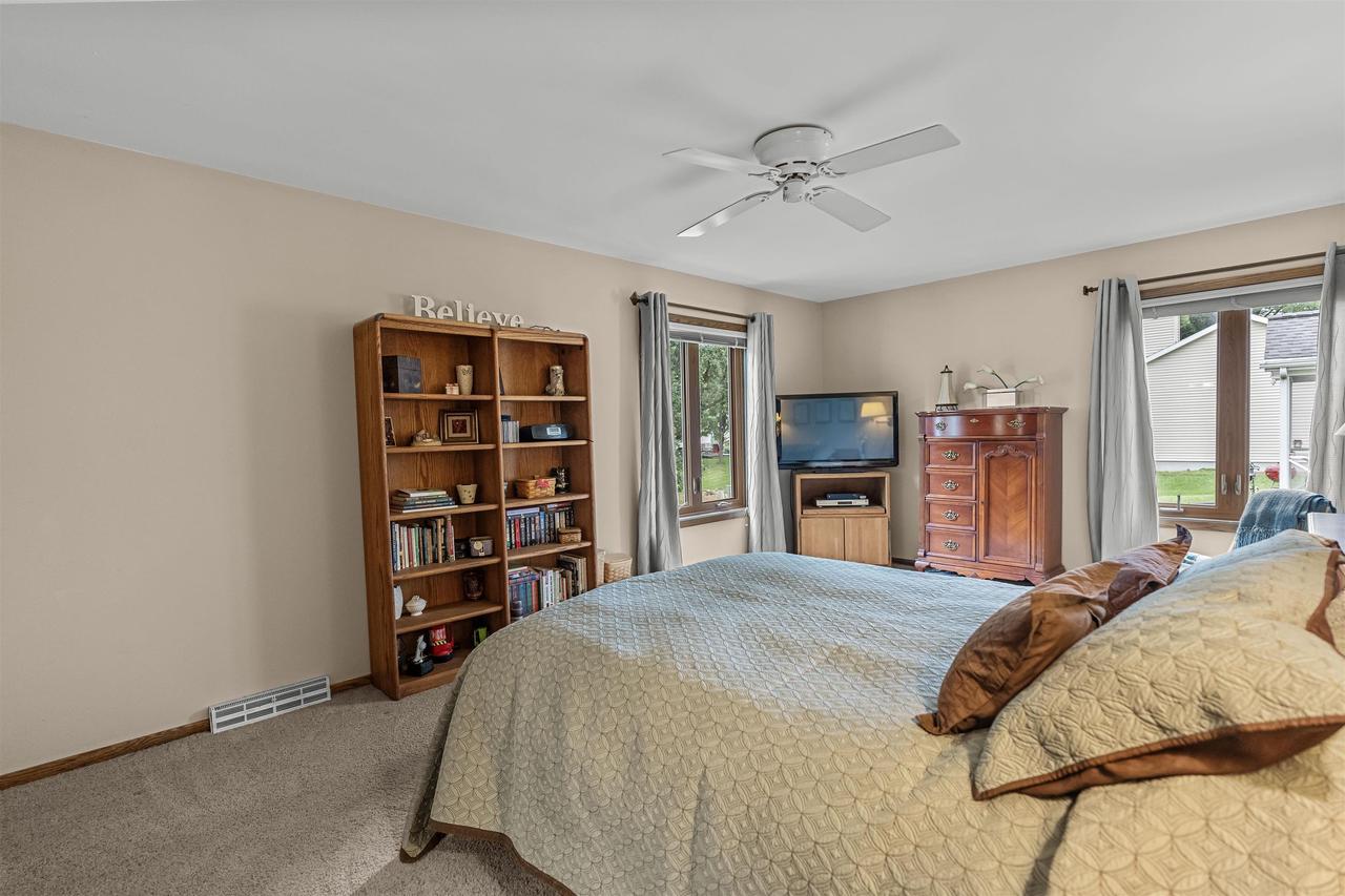 7854 West Oakbrook Circle