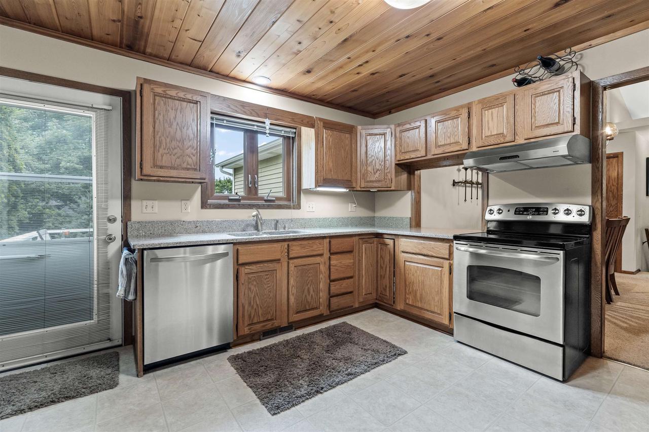 7854 West Oakbrook Circle