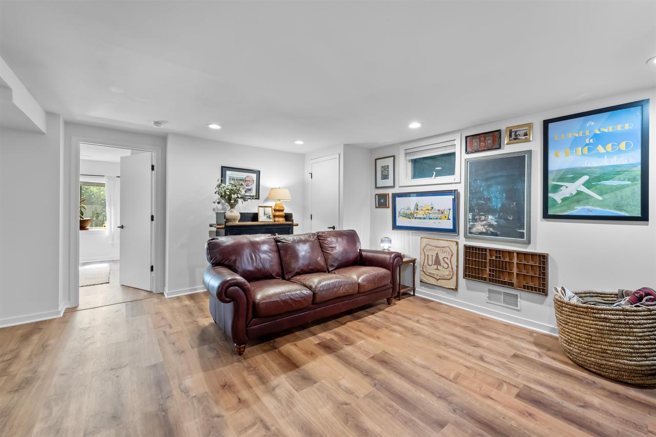 906 Swarthmore Court