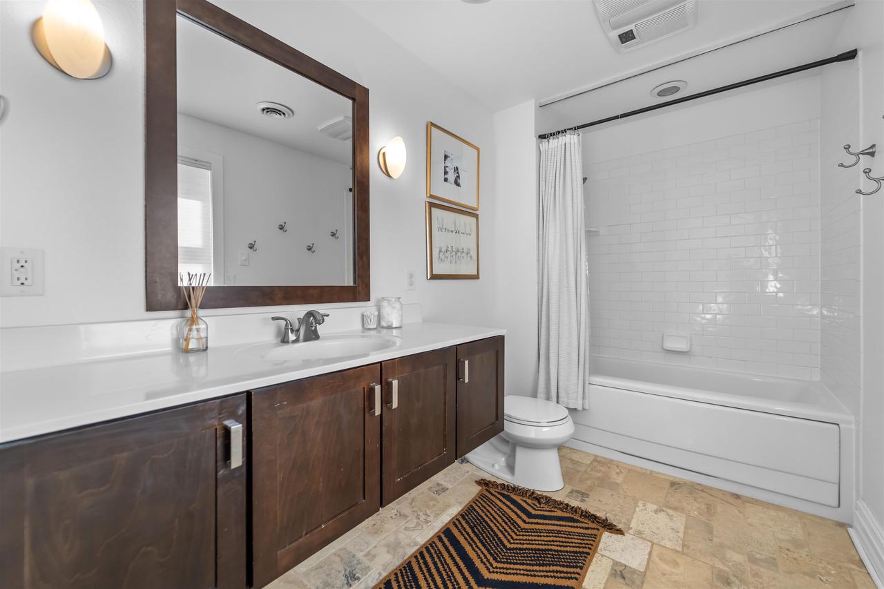 906 Swarthmore Court