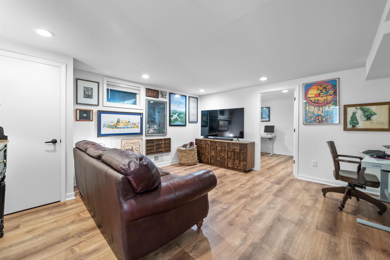 906 Swarthmore Court