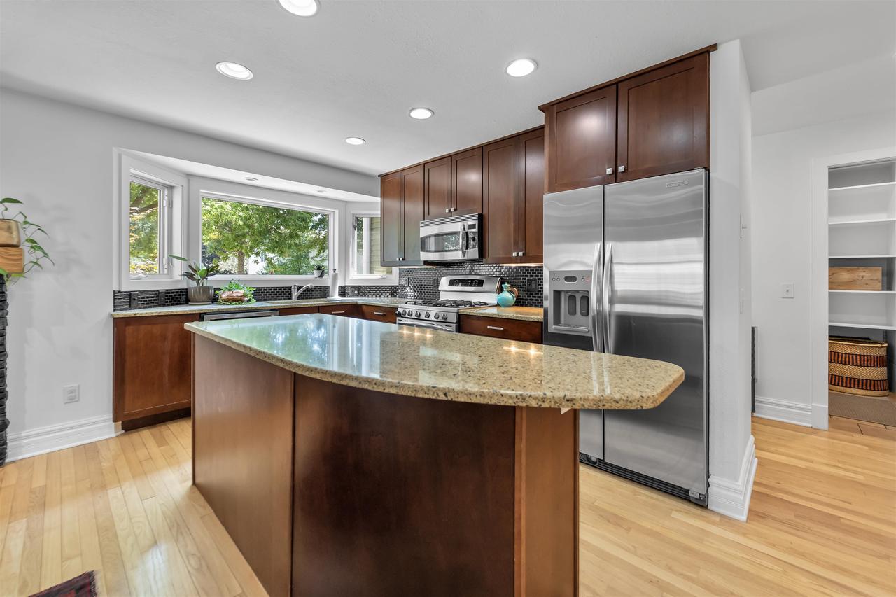 906 Swarthmore Court