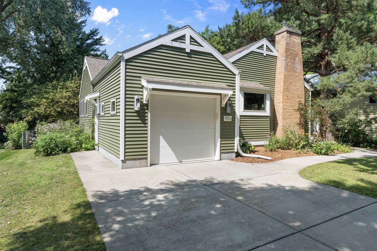 906 Swarthmore Court