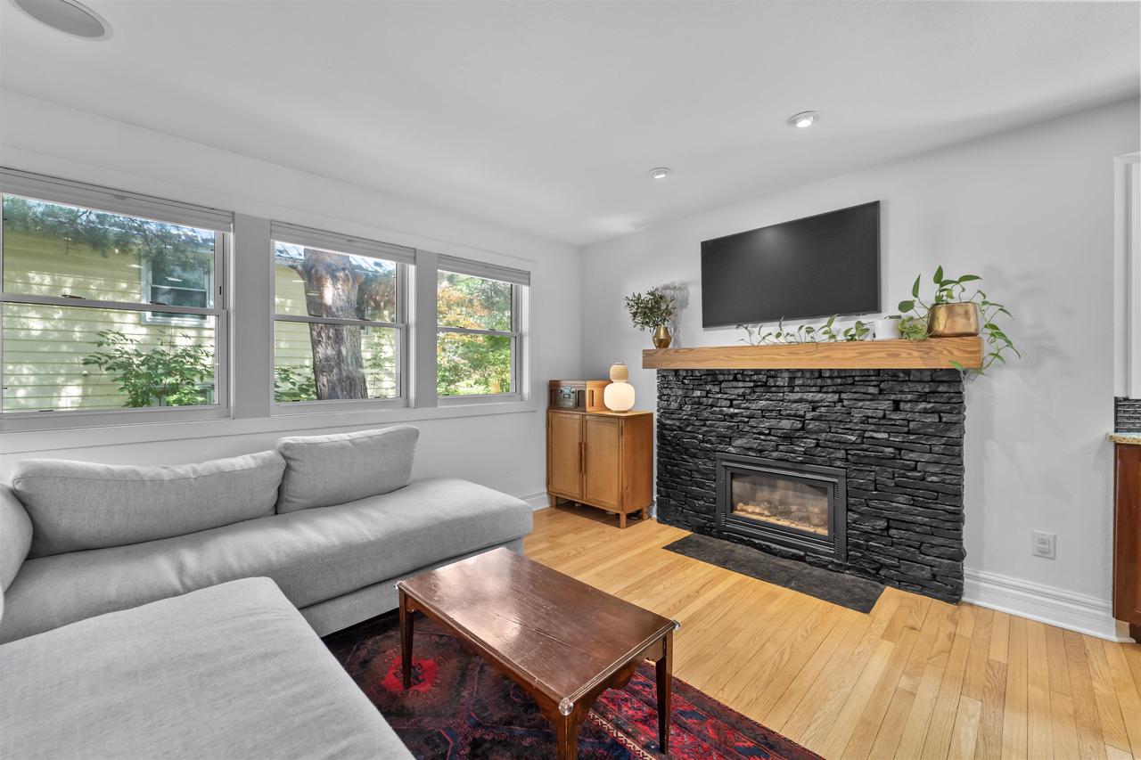 906 Swarthmore Court