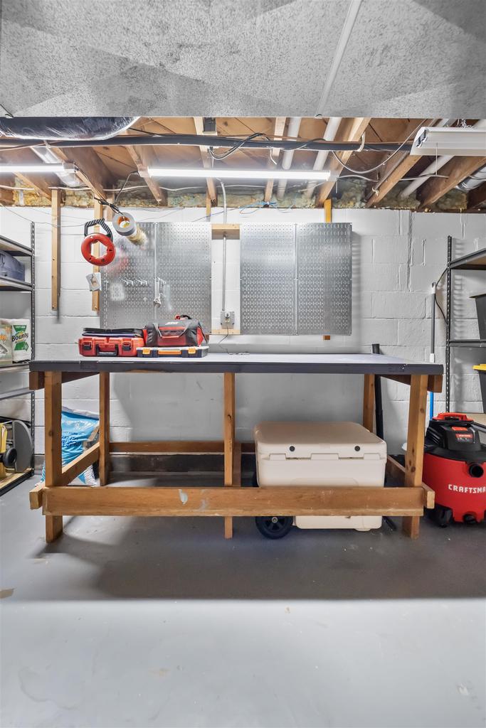 906 Swarthmore Court