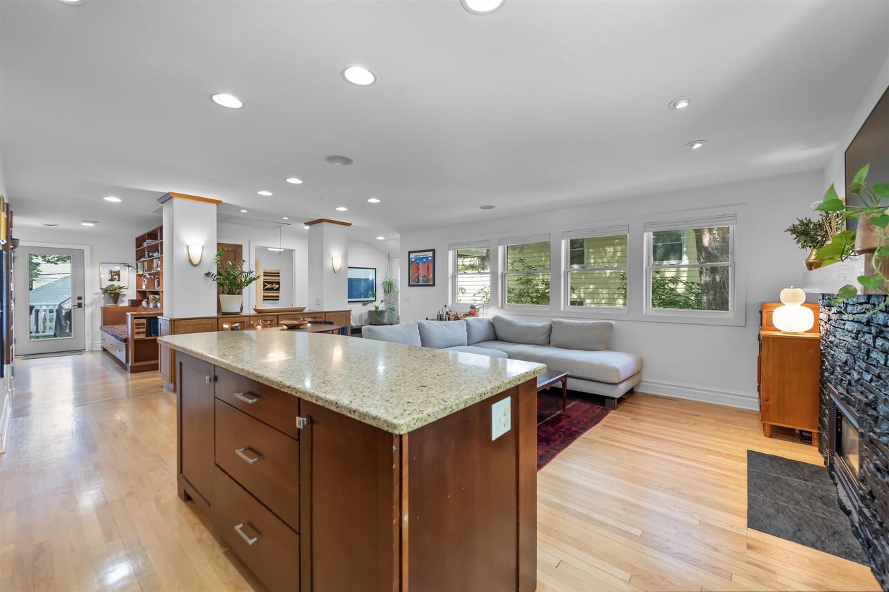 906 Swarthmore Court