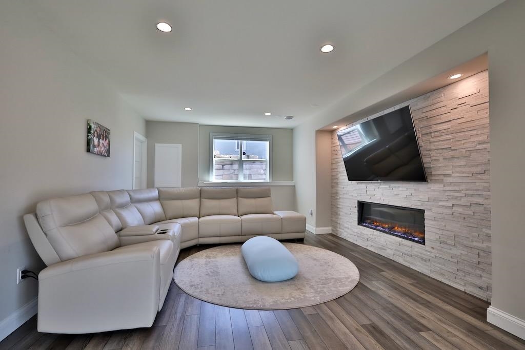 512 Burnt Sienna Drive
