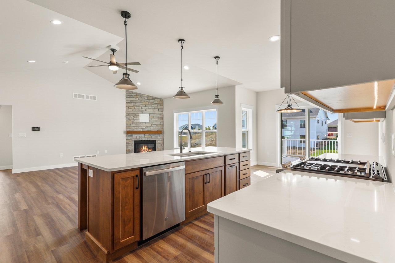 6257 Ronald Reagan Drive