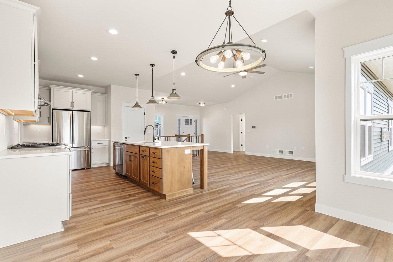 6257 Ronald Reagan Drive