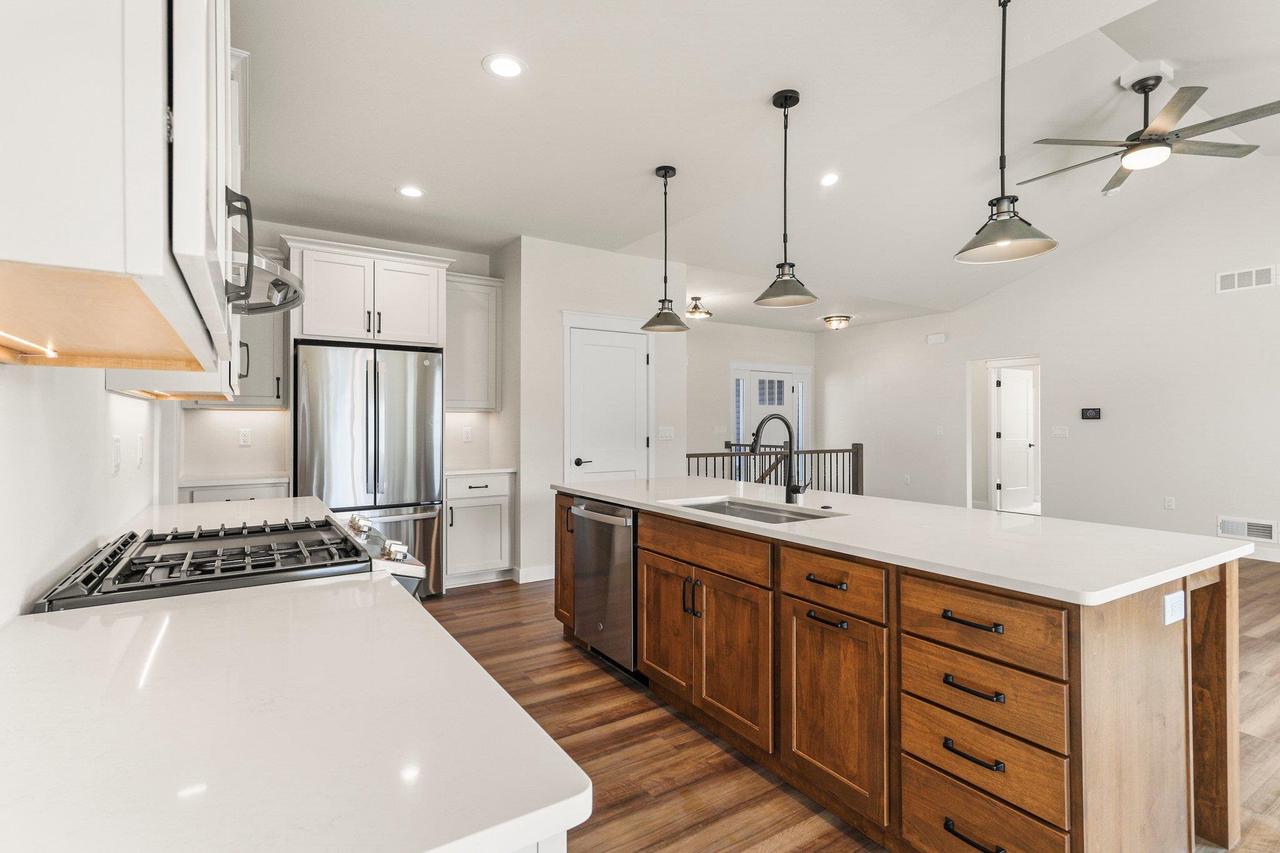 6257 Ronald Reagan Drive