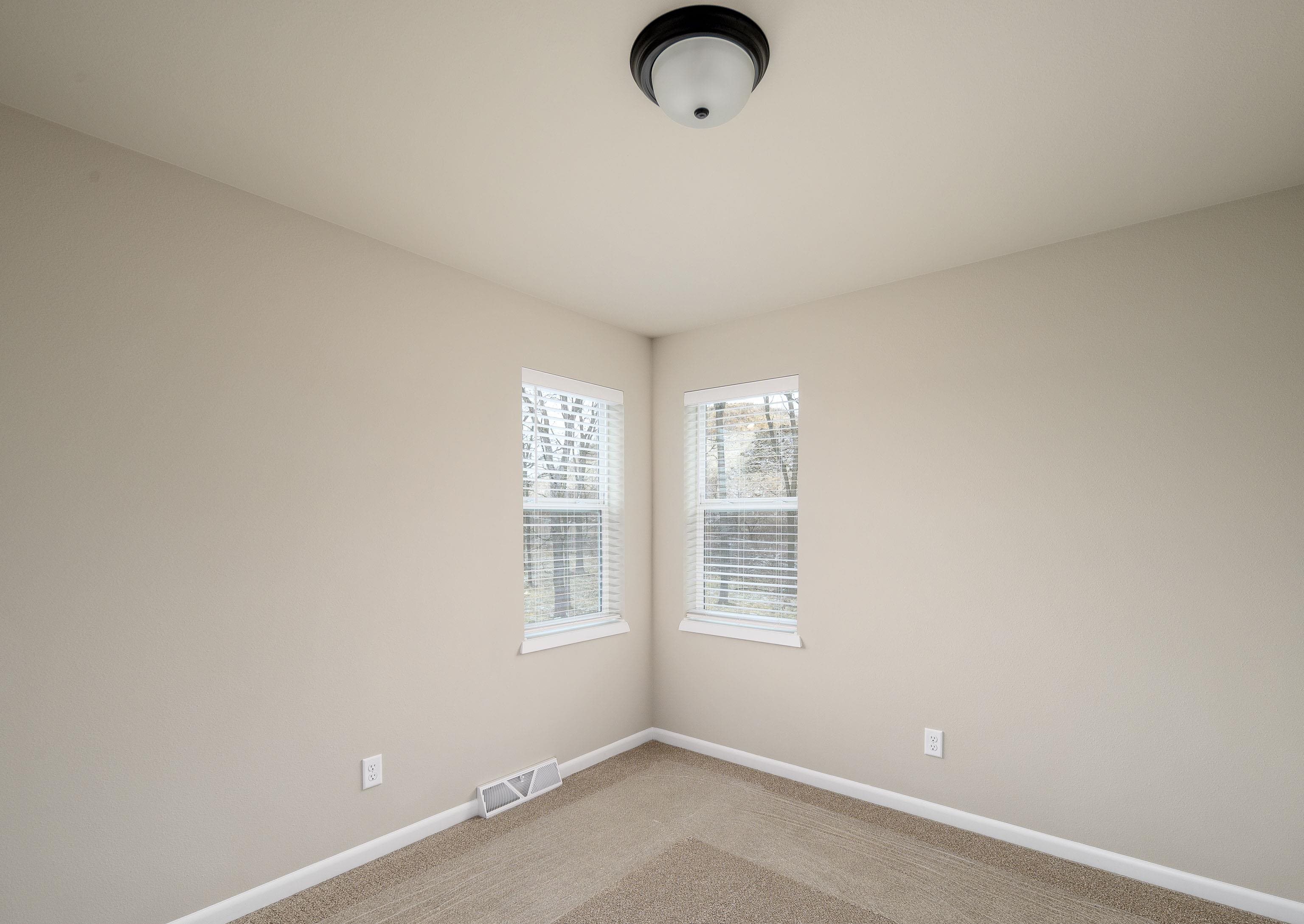 5914 Saturn Drive