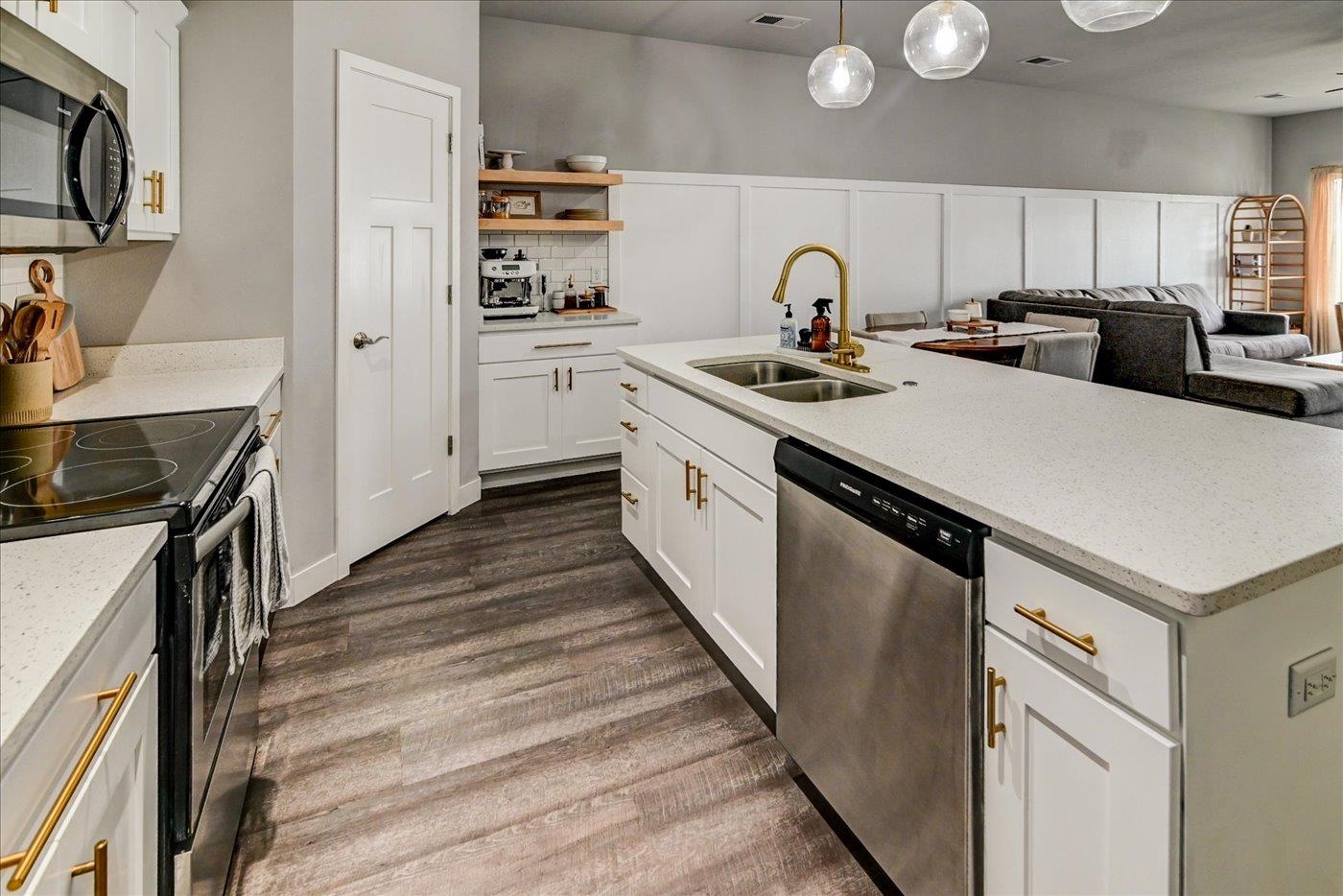 1325 Bunker Hill Drive Unit: 3103