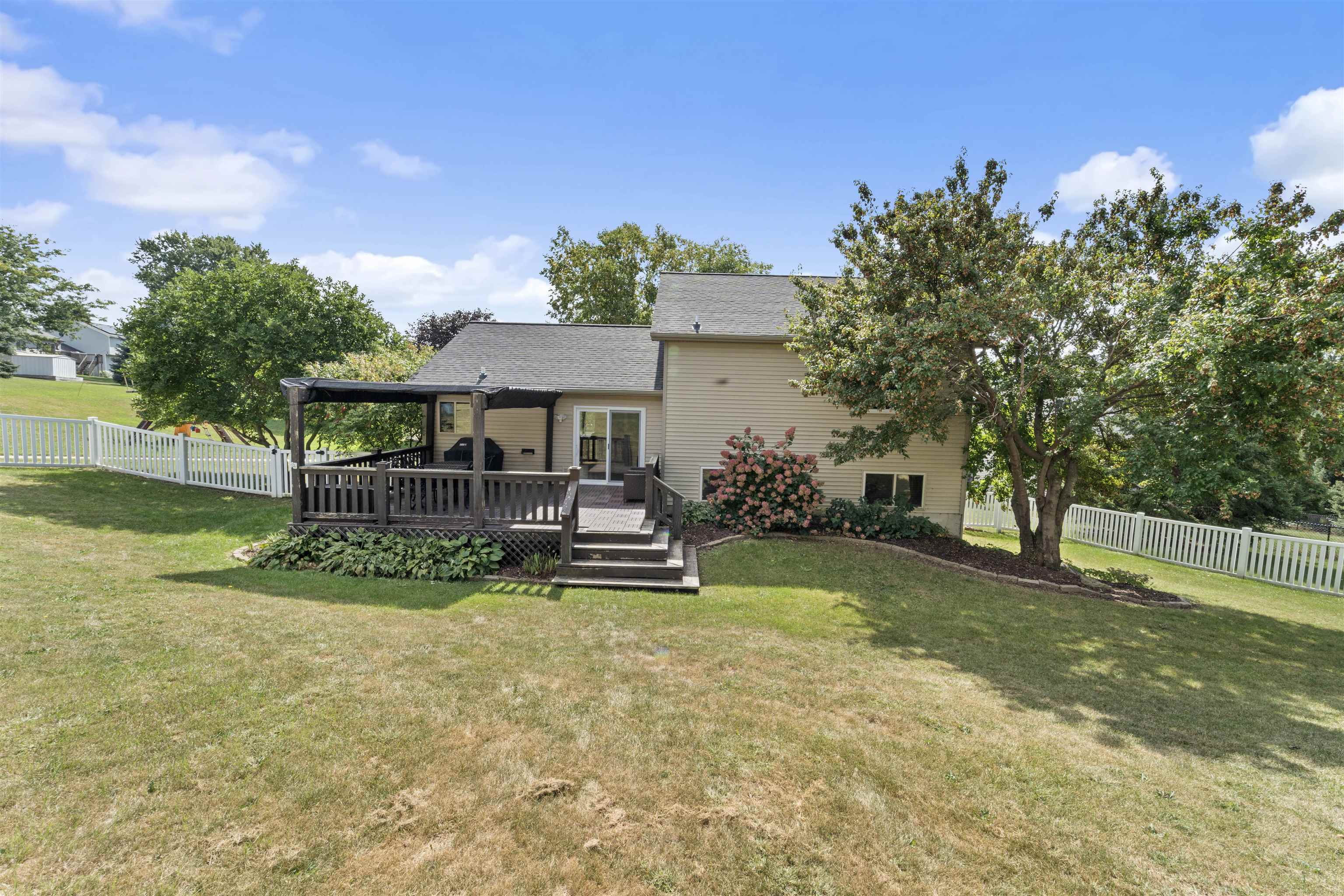 120 Stonefield Circle