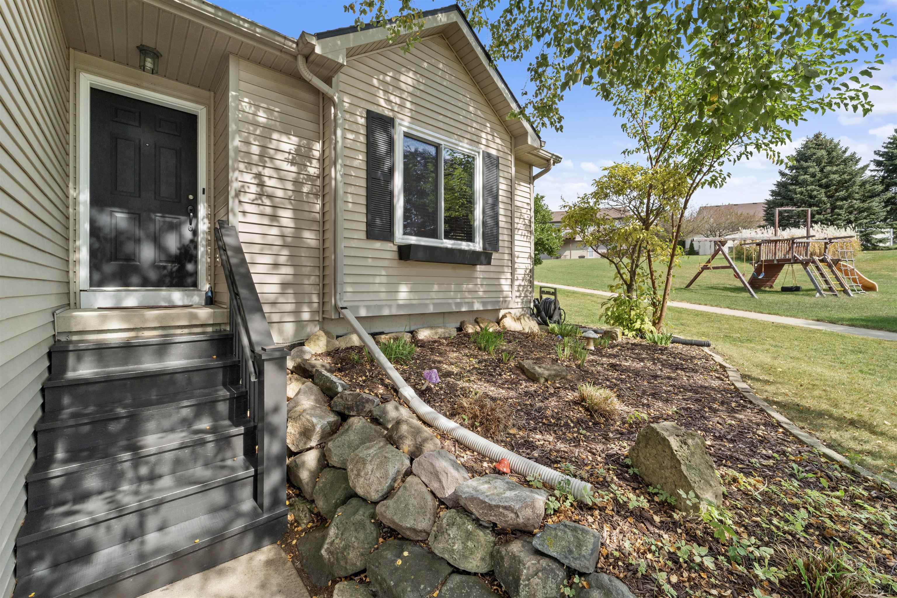 120 Stonefield Circle